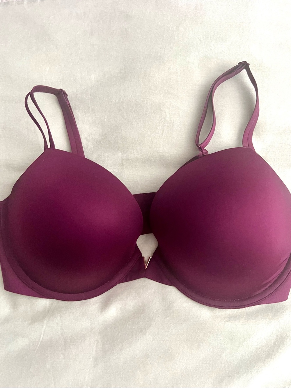 Victoria's Secret Push Up Plunge Bra in Plum, Size 38D